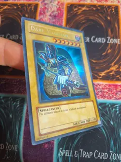 Yu-Gi-Oh! Dark Magician DB1-EN102 Ultra Rare Unlimited Near Mint - Image 2