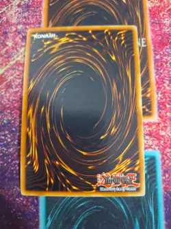 Yu-Gi-Oh! Dark Magician DB1-EN102 Ultra Rare Unlimited Near Mint - Image 3