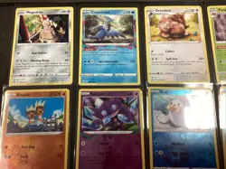 2022 Pokemon Lost Origin /196 - (32) Card Lot. Holo / Shine / Basic No Reserve - Image 2