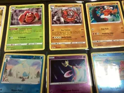 2022 Pokemon Lost Origin /196 - (32) Card Lot. Holo / Shine / Basic No Reserve - Image 4