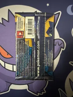 Pokemon TCG - Sun and Moon - Base Set Booster Pack Lovely Lunala Art - Image 2