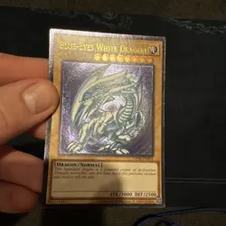 Yu-Gi-Oh Op28-en001 Blue-Eyes White Dragon Ultimate Rare Nm - Image 1