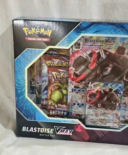 *NEW/SEALED* Pokemon TCG Blastoise VMAX Battle Box - Image 3