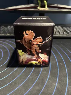 Magic The Gathering Alcove Flip Deck box Wilds Of Eldraine - Image 1