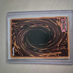 Yu-Gi-Oh Blue-Eyes White Dragon Ultimate Rare Card OP28-EN001 - Image 3