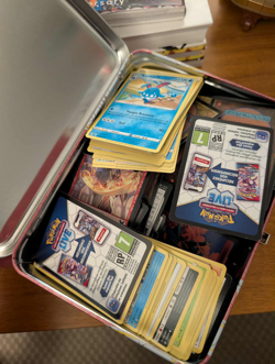 Card lot of 500+, Pokemon Trading Card 25th Anniversary Tin Lunch Box Pikachu - Image 2
