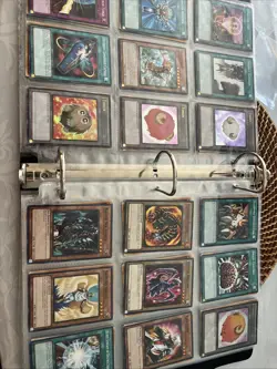 🔥🔥🔥🔥Yugioh Binder Lot Of Cards - Image 4