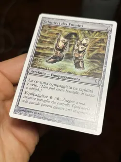 ITALIAN Lightning Greaves • NM • Salvat-Hachette 2007 • Mtg (1612) - Image 3