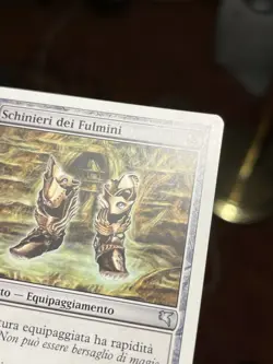 ITALIAN Lightning Greaves • NM • Salvat-Hachette 2007 • Mtg (1612) - Image 4