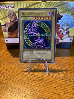 Yu-Gi-Oh! Dark Magician Ultra Rare SDY-006 Unlimited Damaged - Image 1