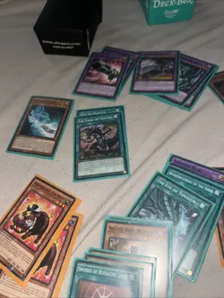 Yugioh Card Lot Legendary Magician - Image 1