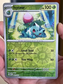 POKEMON IVYSAUR #002/165 UNCOMMON REVERSE HOLOFOIL NM CARD SCARLET & VIOLET 151 - Image 1