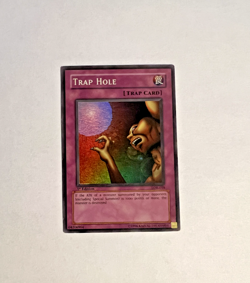 Trap Hole LOB-058 The Legend of Blue Eyes White Dragon 1st Edition - Image 1