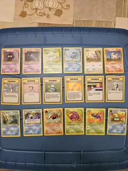 Near Mint 18 Cards 1999 12 Base Set Unlimited & 6 Fossil Pokemon TCG WOTC Cards - Image 1