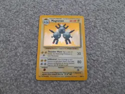 Pokemon TCG Trading Card Game Base Set Magneton Holo 9/102 - Image 1