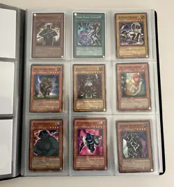 Yugioh Vintage 20 Foil/600 Card Binder Lot Dark Magician Blue-Eyes Red-Eyes 2002 - Image 4