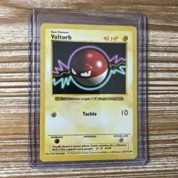 Pokemon Card Voltorb 67/102 Base Set SHADOWLESS MP-HP - Image 1