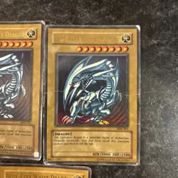 Yu-Gi-Oh! TCG Blue-Eyes White Dragon SDK-001 Ultra Rare Unlimited Edition - Image 1