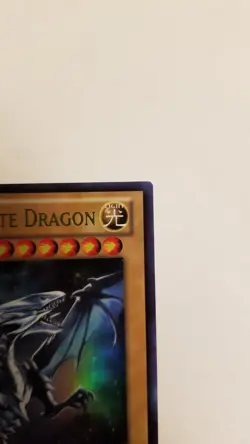 Yugioh Blue-Eyes White Dragon JUMP-EN068 Ultra Rare Limited Edition MP - Image 3