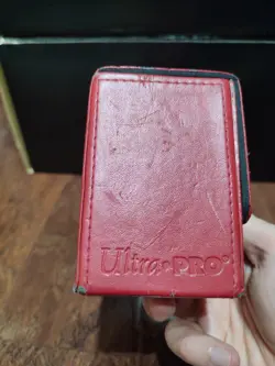 Mtg Ultra Pro Deck Box Leather Alcove Flip Magnetic Red Mana Symbol Heavy Used - Image 4