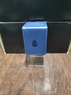 Mtg Ultra Pro Deck Box Leather Alcove Flip Magnetic Blue Mana Symbol - Image 1