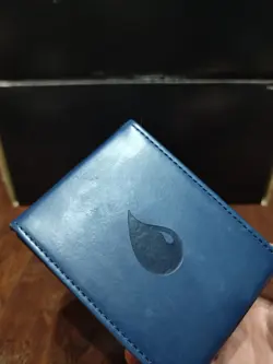 Mtg Ultra Pro Deck Box Leather Alcove Flip Magnetic Blue Mana Symbol - Image 4