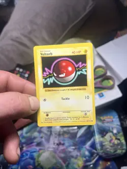 pokemon card Voltorb 67/102 Shadowless Base Set - Image 1