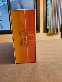 CHARIZARD UPC Pokemon TCG: Sword and Shield Ultra Premium Collection - Image 2