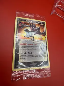 Pokemon Greninja Gold Star Sealed SWSH144 Holo Celebrations NM/MT - Image 4
