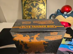 POKEMON 2020 CHAMPION'S PATH ELITE TRAINER BOX SEALED ETB with CHARIZARD PROMO - Image 2