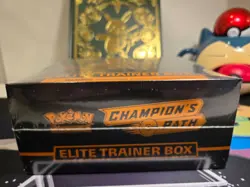 POKEMON 2020 CHAMPION'S PATH ELITE TRAINER BOX SEALED ETB with CHARIZARD PROMO - Image 3