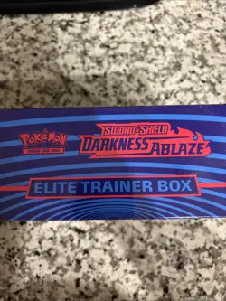 Pokemon TCG: Sword & Shield-Darkness Ablaze Elite Trainer Box - Image 2