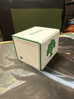Mana 8 Forest Alcove Edge Ultra Pro Deck Box 100+ Magic The Gathering - Image 2