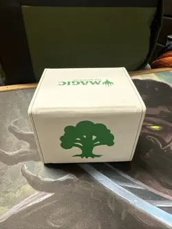 Mana 8 Forest Alcove Edge Ultra Pro Deck Box 100+ Magic The Gathering - Image 3