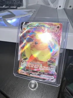 Pokemon TCG Flareon VMAX Evolving Skies Ultra Rare Card 018/203 NM Condition - Image 1