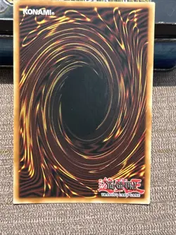 Dark Magician YGLD-ENC09 King of Games: Yugi's Legendary Decks Unlimited 1996 - Image 2