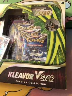 Pokemon TCG - Kleavor VSTAR Premium Collection- Fusion, Brilliant, and Astral 820650851254 - Image 3
