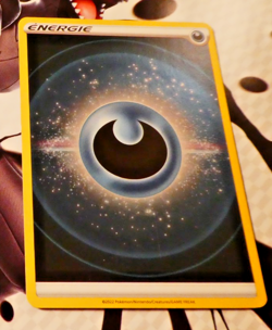 POKEMON FRANCAISE CARD HOLO CARTE Energie OBSCURITE FR NM 2022 - Image 1