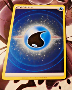 POKEMON FRANCAISE CARD HOLO CARTE Energie Eau FR NM 2022 - Image 1