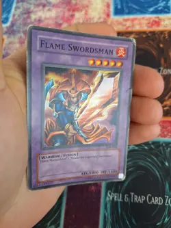 Yugioh Flame Swordsman LOB-003 Super Rare OG Unlimited MP/HP - Image 3