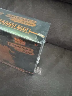 Pokemon TCG: Champion's Path Elite Trainer Box READ - Image 4