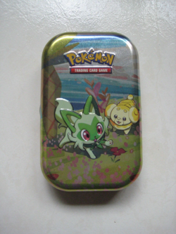 Pokemon TCG Mini SPRIGATITO Tin With 27 Various Cards - Image 1