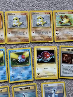 Pokemon Cards LEGENDARY COLLECTION uncommons/commons vintage WOTC bundle - Image 4