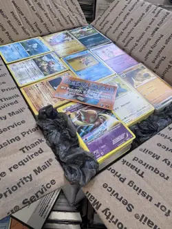 🔥 17lbs 4200+ UNSEARCHED Pokemon Bulk Lot! Some Holos & Vintage Cards LP/NM ✨ - Image 1