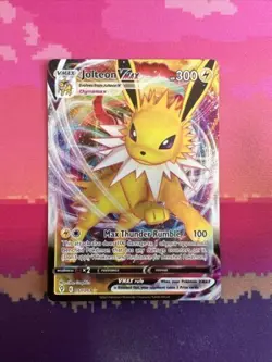 Pokemon Card Jolteon VMAX 051/203 Ultra Rare Evolving Skies Near Mint - Image 1