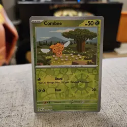 Combee Pokemon TCG Obsidian Flames Reverse Holo Common Card #008/197 - Image 1