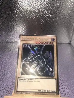 Yu-Gi-Oh Dragon Noir aux Yeux Rouges MAGO-FR003 Gold Rare - Image 1