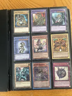 Konami Yu-Gi-Oh Binder Collection Vintage Cards Blue-Eyes Yugioh 170+ Cards - Image 2