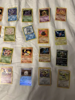 Lot Of 20 POKEMONTCG CARDS - Image 3