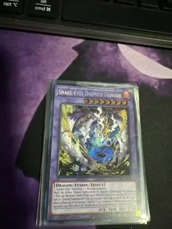 Yugioh! Snake-Eyes Doomed Dragon - SUDA-EN035 - Quarter Century Secret Rare - NM - Image 1